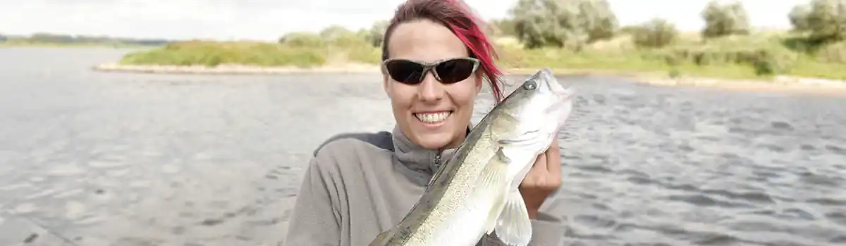 04-slider-anglerin-elbzander