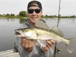 elbe-zander-fangfoto-boot